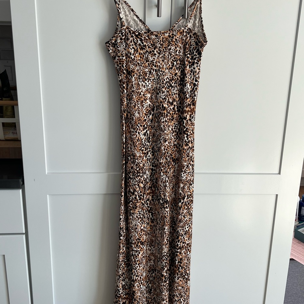 Like new Aritzia, Wilfred mid-length leopard print dress, size XS.